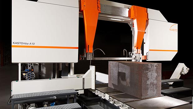Halbautomatische KASTOhba U Bandsäge mit hydraulischem Horizontalspannstock und Freihubeinrichtung für effizientes Arbeiten