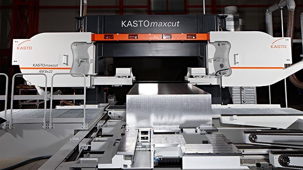 KASTOmaxcut AM 8x22 – vollautomatische Bearbeitung von Aluminiumplatten mit einer Dicke von 6–200 mm, wirtschaftlich, präzise und effizient.