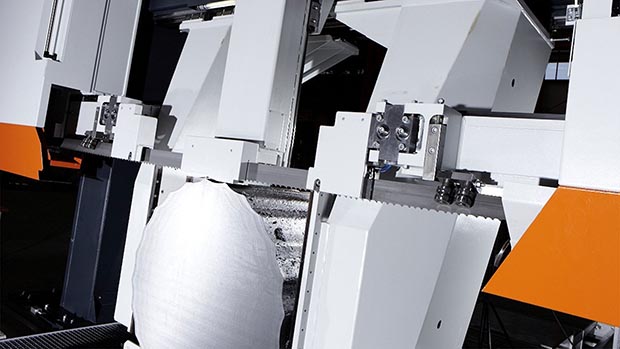 KASTOmaxcut A 20 bandsaw for large components made of titanium, Hastelloy, Inconel and high-strength tool steels
