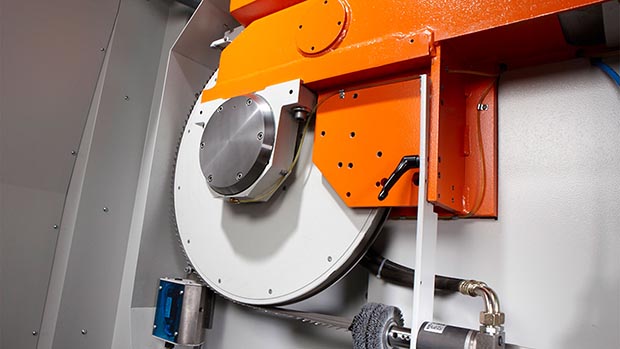 KASTOtec AM 4/5/6 – feingewuchtete Laufräder, Zentralschmieranlage für Laufrad- und Laufrollenlagerung, ruhiger, werkzeugschonender Lauf, kurze Spanbildung für maximale Schnittqualität.