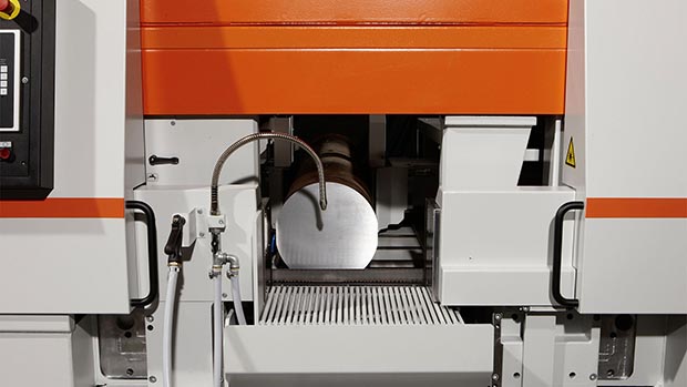 KASTOtec FC 4 with horizontally moving saw blade, electronic tension monitoring and infinitely adjustable cutting speed