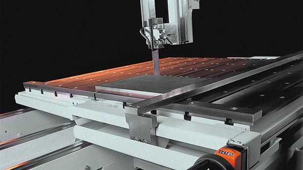 KASTOvertical – leistungsstarke Vertikalbandsägemaschine für präzise und wirtschaftliche Schnitte