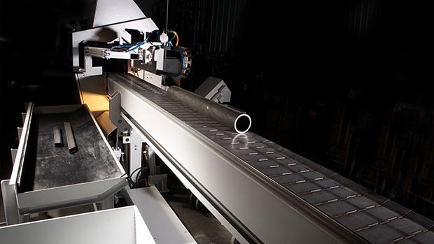 Scie circulaire haute performance KASTOflex F pour coupes en série flexibles et précises d’acier et d’acier inoxydable