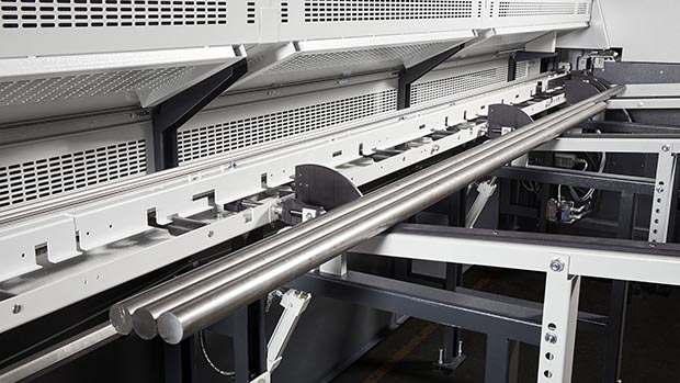 Scie circulaire KASTOspeed C 9 avec amorçage de barre librement sélectionnable, détection des chutes et tri automatique des restes