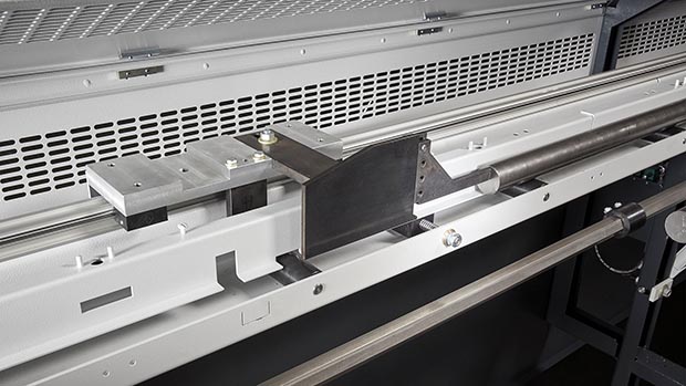 Scie circulaire KASTOspeed C 9 avec amorçage de barre librement sélectionnable, détection des chutes et tri automatique des restes