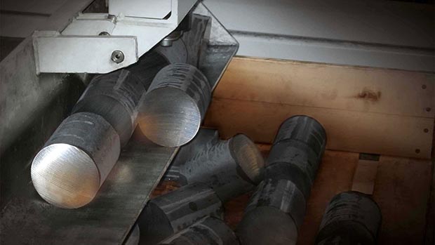 [Translate to Français:] KASTOvariospeed C 15 – C 18 CNC-gesteuerter, vollautomatischer Produktionskreissägeautomat für Metall, präzises Trennen von Vollmaterial, Profilen und Rohren in Baustahl, rostfreiem Stahl und Werkzeugstahl