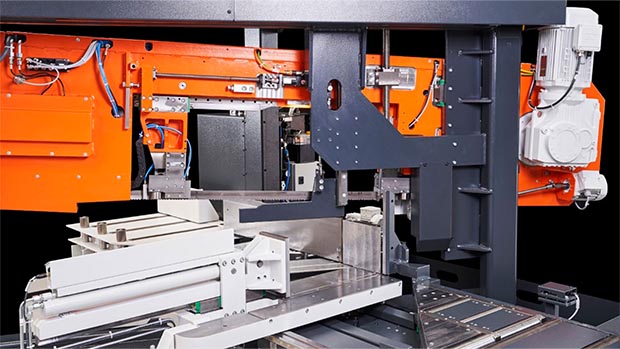 KASTOmiwin U 4.6 twin-column bandsaw with electric saw feed and hydraulic material clamping