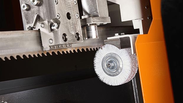KASTOwin pro AC 5.6 mit doppelt geführtem Kugelrollspindel-Vorschub und Servoantrieben für maximale Schnittgeschwindigkeit