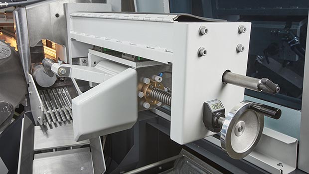 Scie circulaire haute performance KASTOspeed C 15 pour acier jusqu’à 1 400 N/mm², y compris aciers fortement alliés, avec lames en carbure et HSS