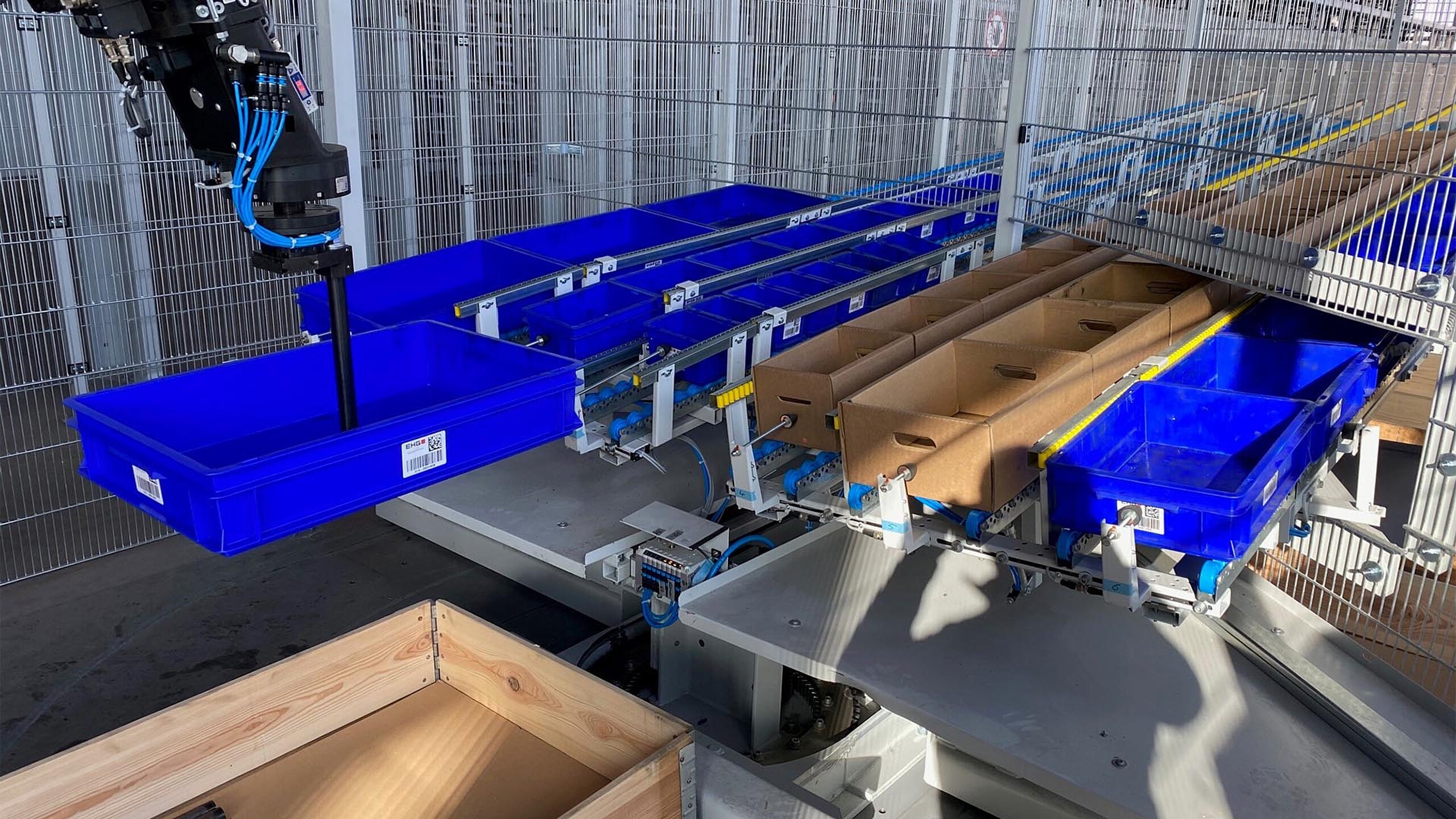 Automatisierte Materialzuführung für Langgut zur Sägemaschine im Produktionsprozess