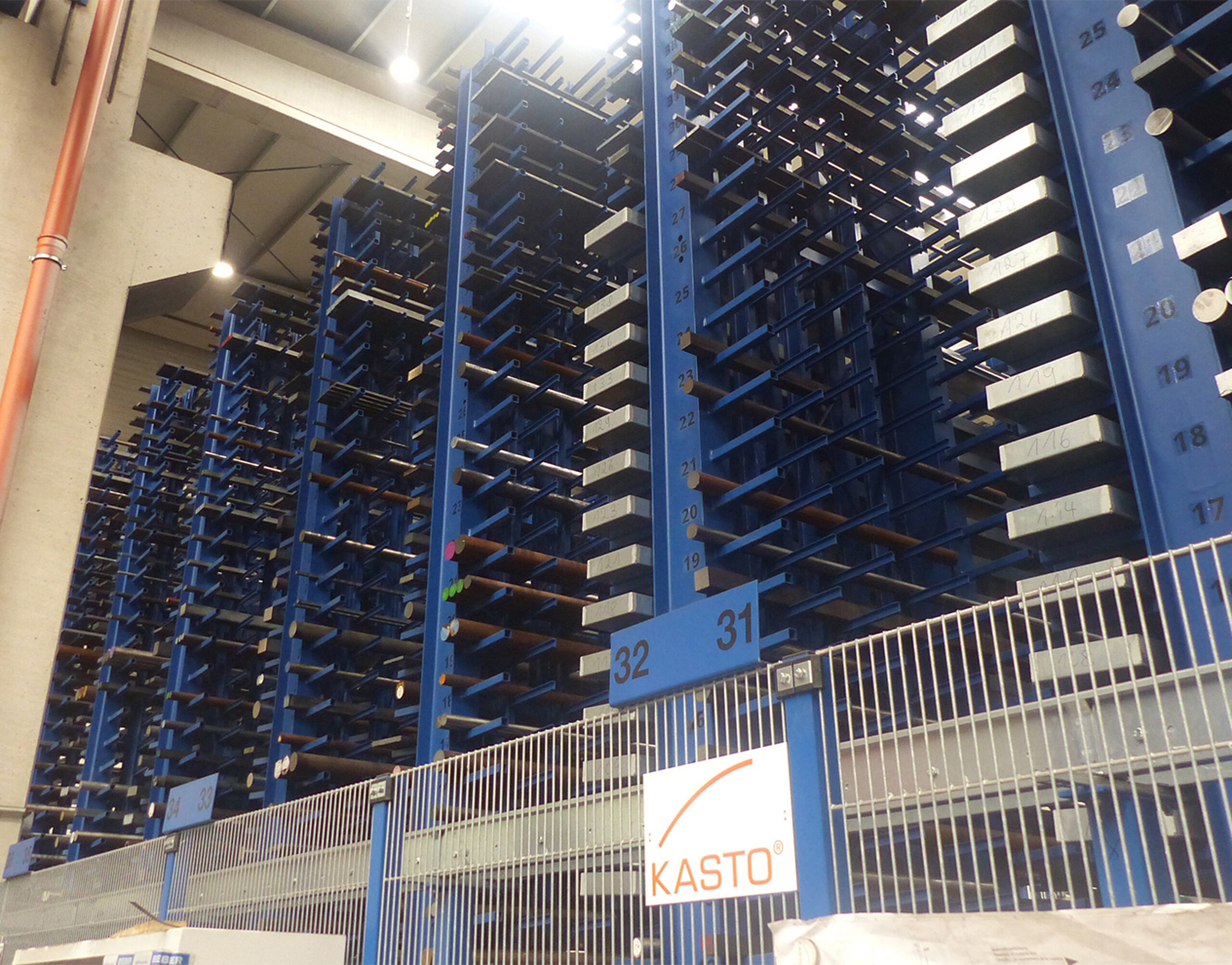 Magasin grande hauteur automatique KASTO pour produits longs