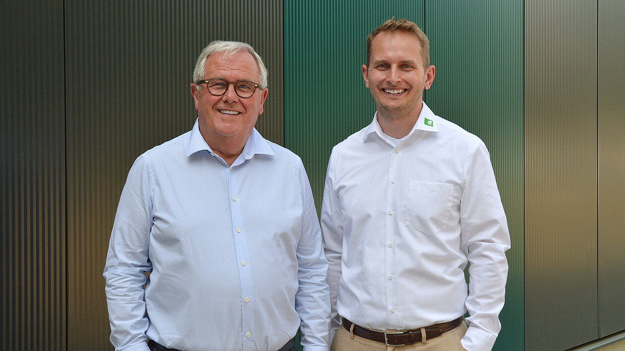 Heinz Herbort und Felix Herbort (v.l.), Geschäftsführer der Kerschgens Werkstoffe & Mehr GmbH