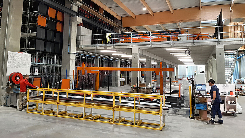 Automated long goods storage system with KASTO stacker crane and conveyor technology
