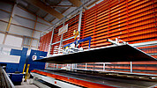 The UNILINE sheet longitudinal storage system allows short retrieval times, high storage density and clear material organisation for efficient production and trading processes.
