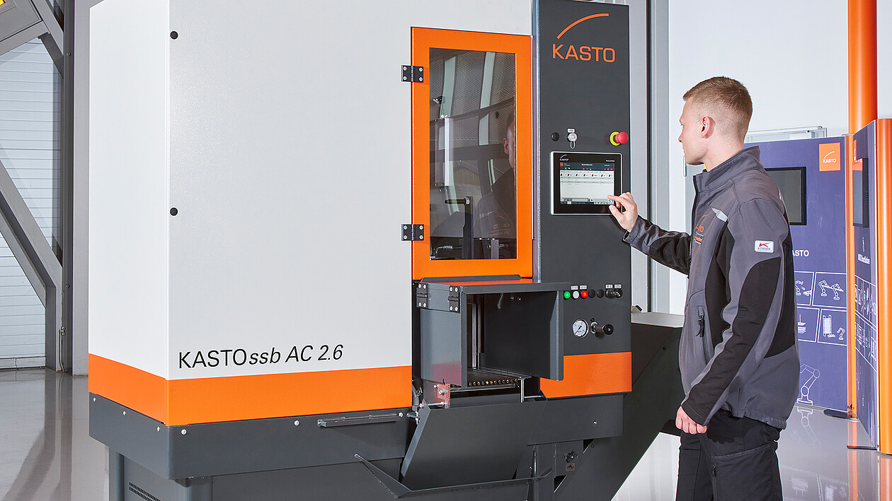 Compact KASTOssb bandsaw at AMB