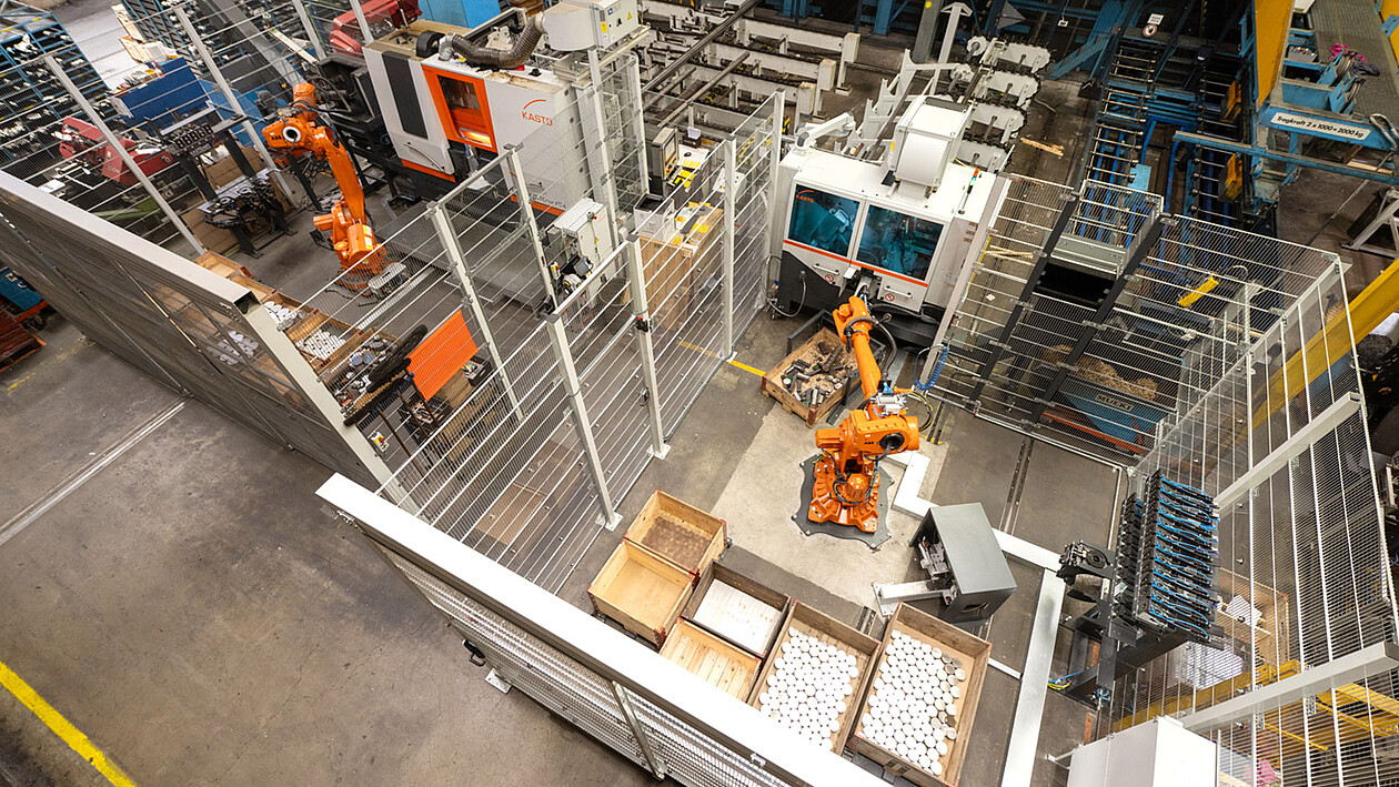 Alles aus einer Hand: KASTO entwickelt und fertigt Säge, Robotik und Greifertechnik selbst. Das vermeidet komplexe Schnittstellen und ermöglicht perfekt abgestimmte Lösungen.