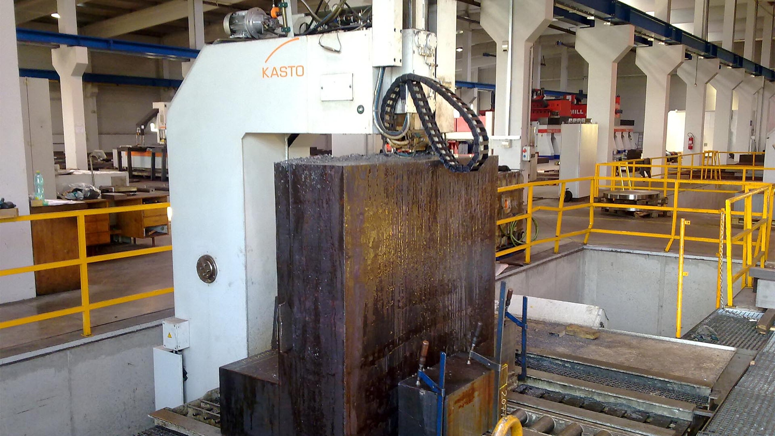 Metal processing with automated sawing technology for precise steel cuts