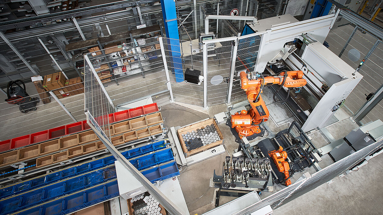 Automatisierte Sägelinie mit Roboterhandling und integriertem Langgutlager