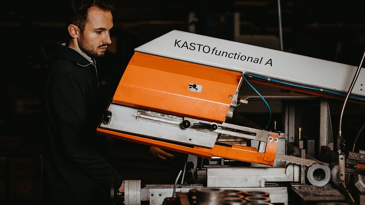 Scie KASTO dans le processus de production de Baleco