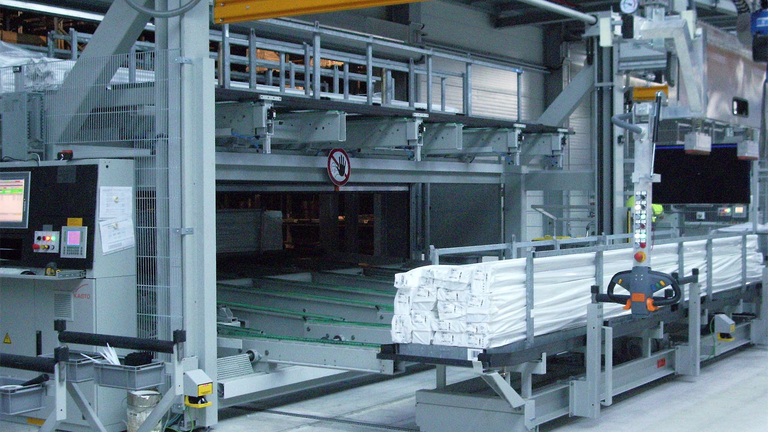 Système logistique KASTO pour tôles assurant une alimentation efficace en fabrication
