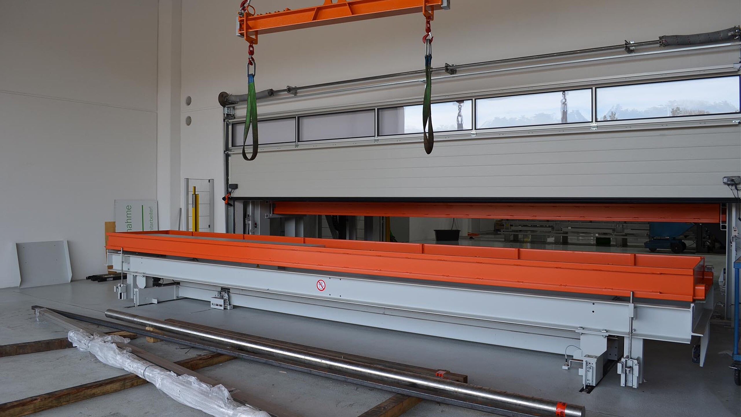Automatisches Blechlager mit integrierter Kran- und Fördertechnik