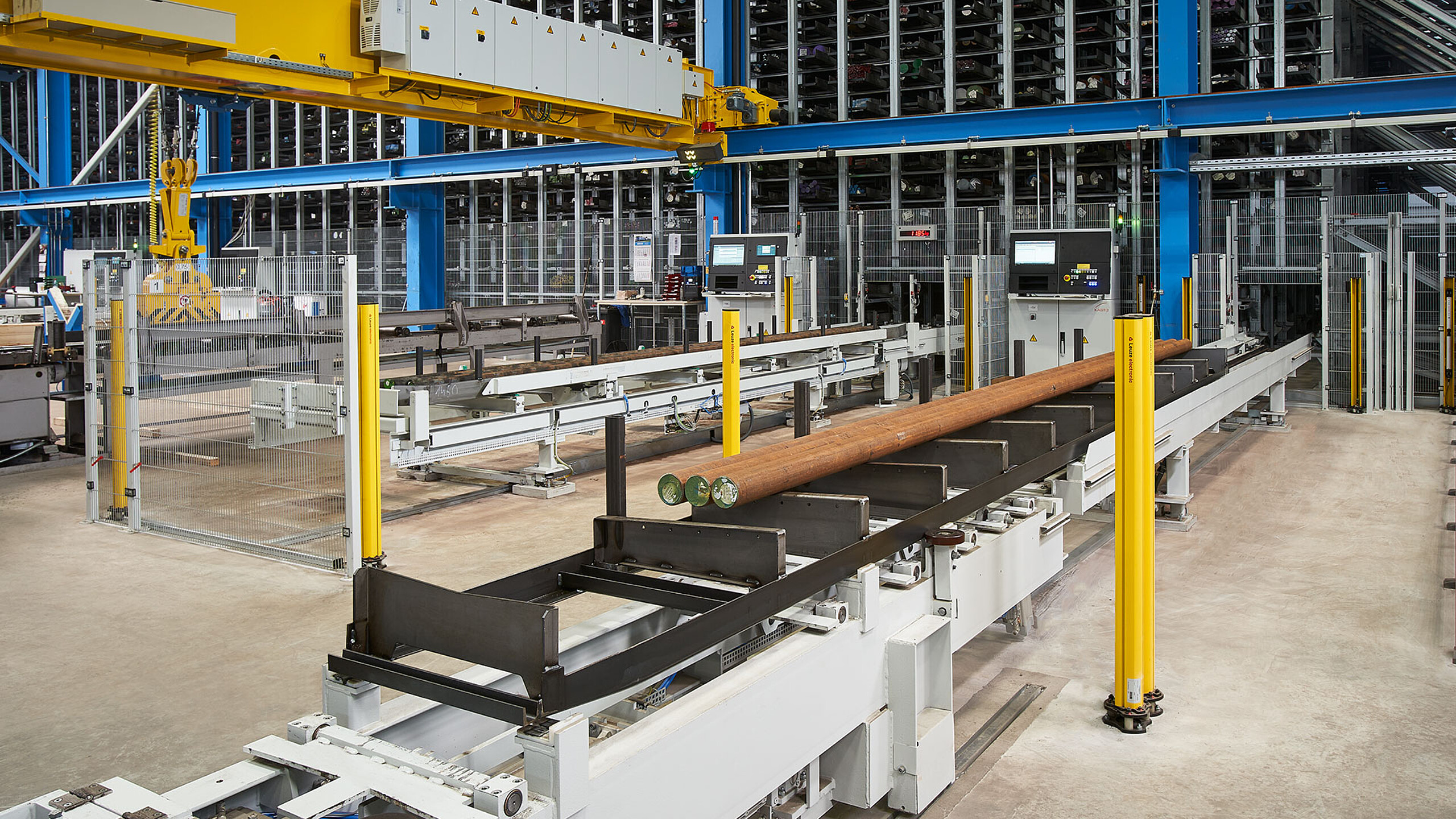 Automatisierte Materialzuführung im Langgutlager mit integrierter Fördertechnik