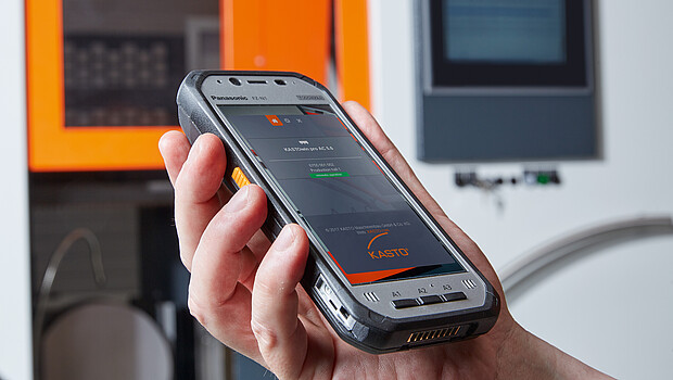 Support in automatic mode: article, cut length, quantity, feed and cutting speed always visible.