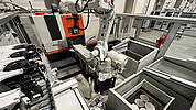 Roboterhandling für präzises Sortieren und Ablegen von Metallzuschnitten