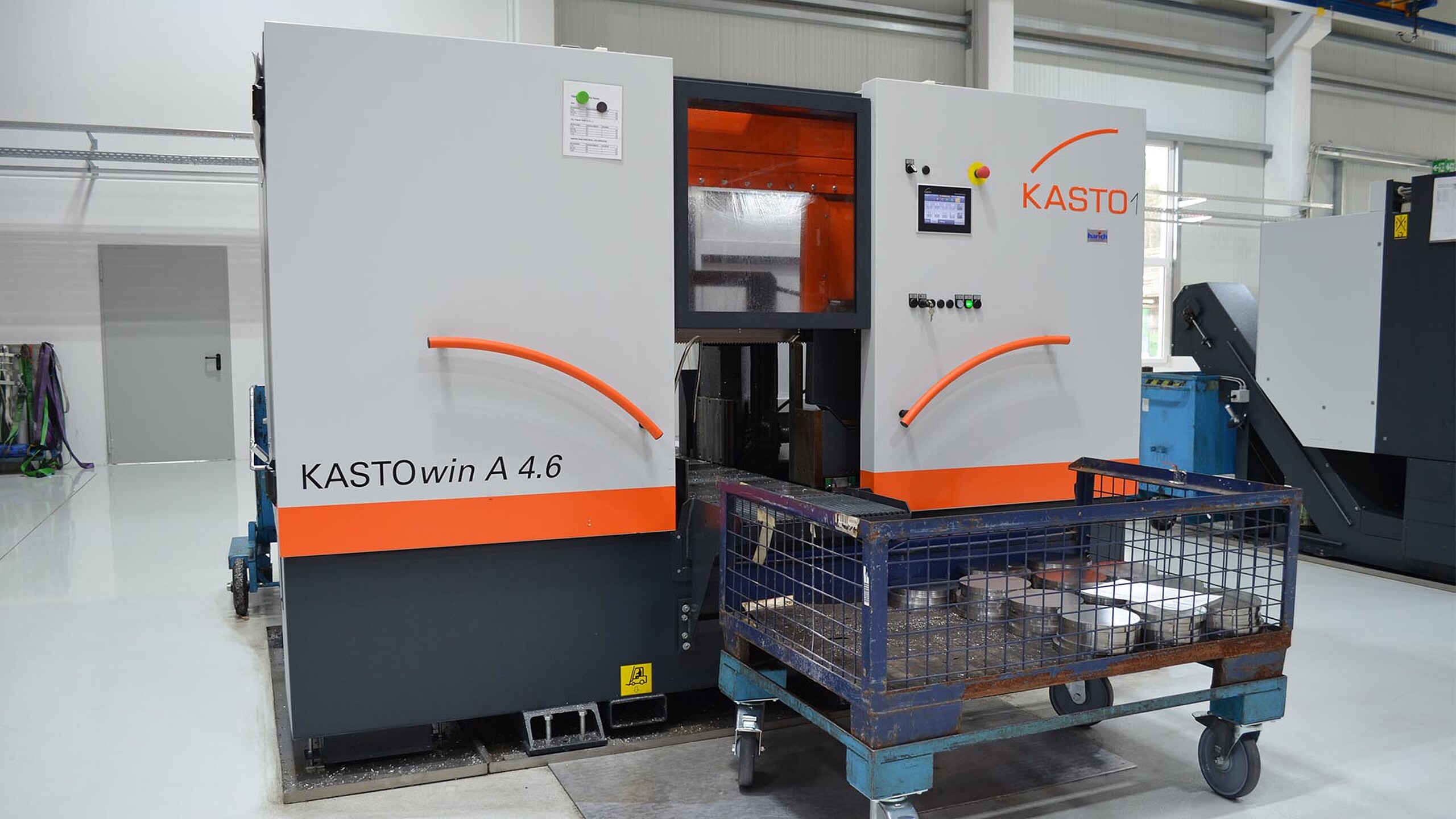 Scie à ruban industrielle KASTOwin amc pour la coupe précise des métaux