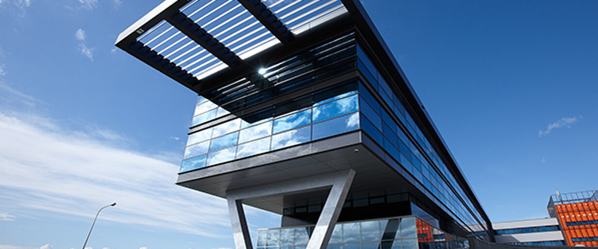 Neubau von Vorführzentrum und Montagehalle bei KASTO