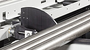 Automatisierte Materialzuführung von Stahlrohren zur Bandsägemaschine